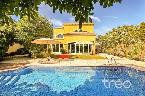 4 bedrooms Villa in Legacy, UAE No. 220765 4