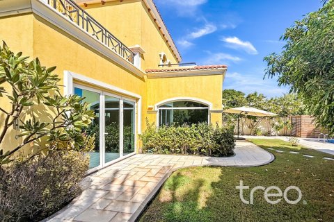 4 bedrooms Villa in Legacy, UAE No. 220765 23