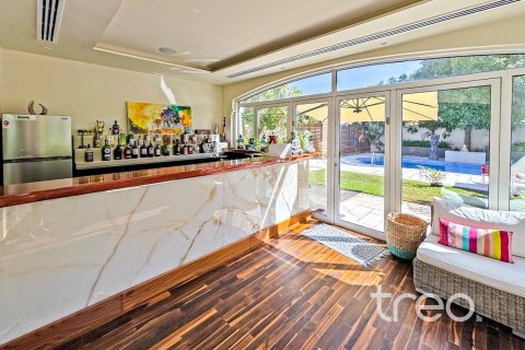 4 bedrooms Villa in Legacy, UAE No. 220765 12