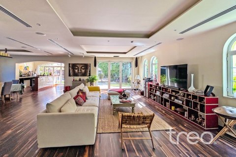 4 bedrooms Villa in Legacy, UAE No. 220765 7