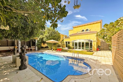 4 bedrooms Villa in Legacy, UAE No. 220765 5