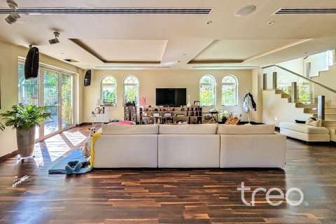 4 bedrooms Villa in Legacy, UAE No. 220765 9
