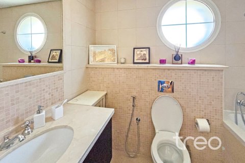 4 bedrooms Villa in Legacy, UAE No. 220765 18