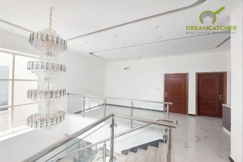 Вилла с 4 спальнями в Al Yasmeen, ОАЭ №27998 7