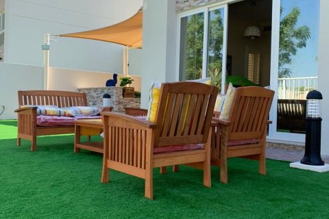 4 bedrooms Townhouse in Ras Al Khaimah, UAE No. 184127 7
