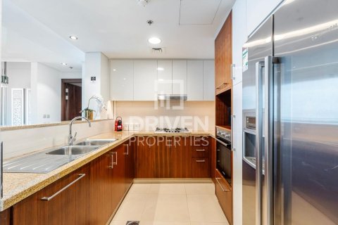 Apartment de 2 dormitorios en Burj Vista, UAE No. 202872 11