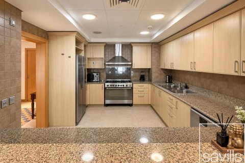 Квартира с 2 спальнями в Shoreline Apartments, ОАЭ №206018 5