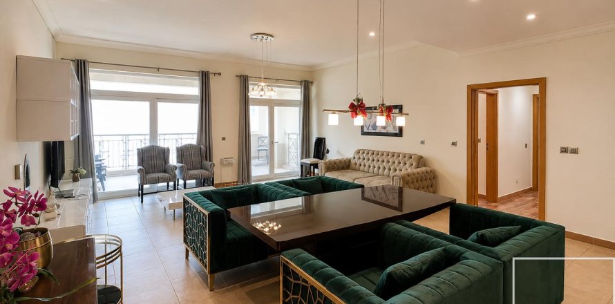 Квартира с 2 спальнями в Shoreline Apartments, ОАЭ №206018