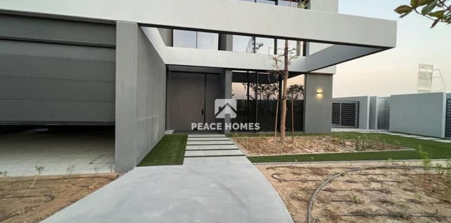 4 bedrooms Villa in Tilal City, UAE No. 10847