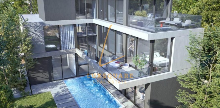 5 bedrooms Villa in Tilal City, UAE No. 224331