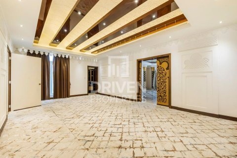 Villa de 6 dormitorios en Nad Al Sheba 2, UAE No. 202690 13