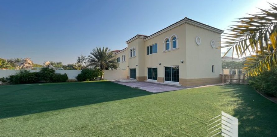4 غرف نوم فيلا في Legacy, الإمارات العربية المتحدة رقم 10457