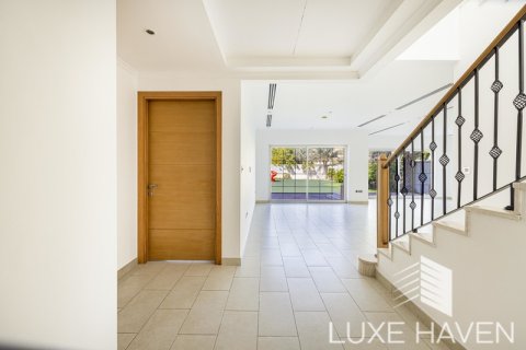 4 غرف نوم فيلا في Legacy, الإمارات العربية المتحدة رقم 10457 3