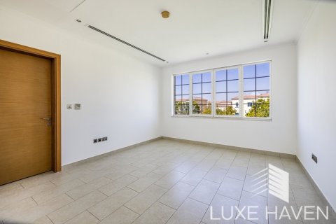 4 غرف نوم فيلا في Legacy, الإمارات العربية المتحدة رقم 10457 17