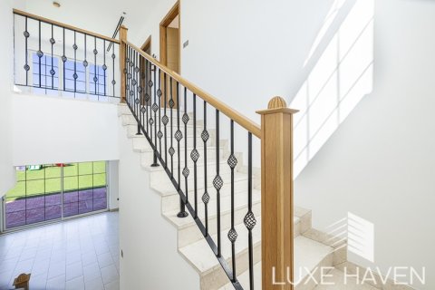 4 غرف نوم فيلا في Legacy, الإمارات العربية المتحدة رقم 10457 16