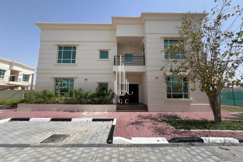 6 bedrooms Villa in Khalifa City, UAE No. 20887