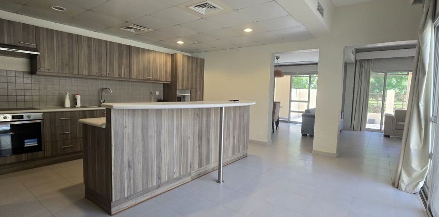 Townhouse de 3 dormitorios en Ras Al Khaimah, UAE No. 184198
