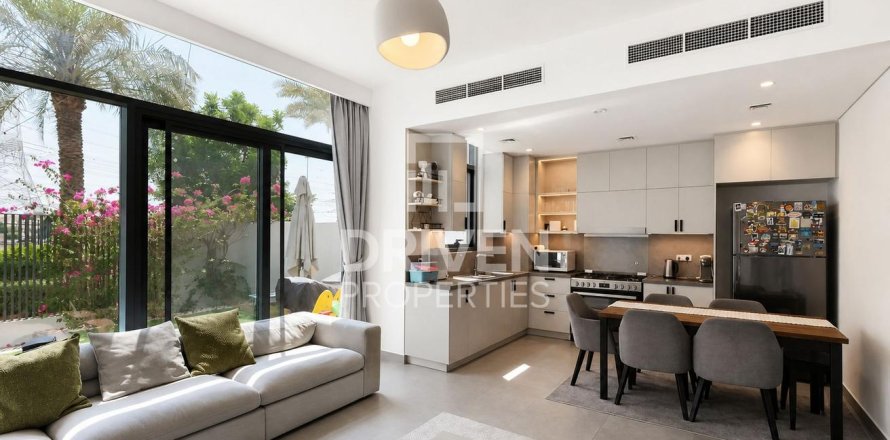 Townhouse de 3 chambres à Ruba, UAE No. 222905
