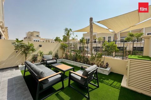 4 bedrooms Townhouse in Dubai, UAE No. 220043 3