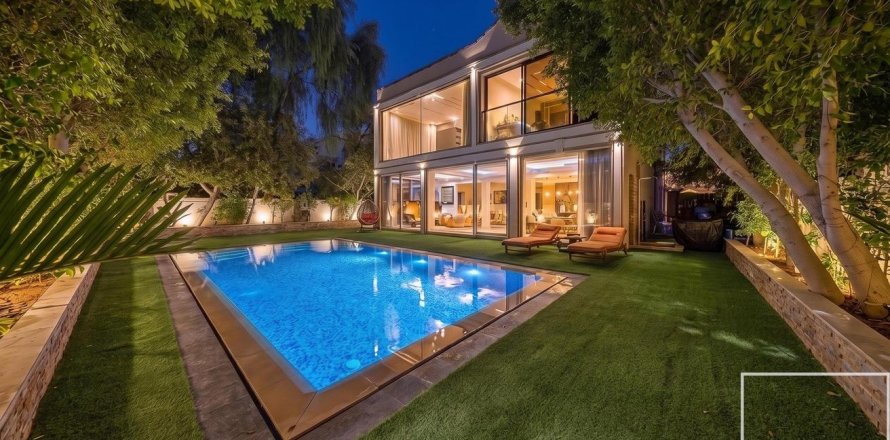 Villa de 5 dormitorios en Victory Heights, UAE No. 222545
