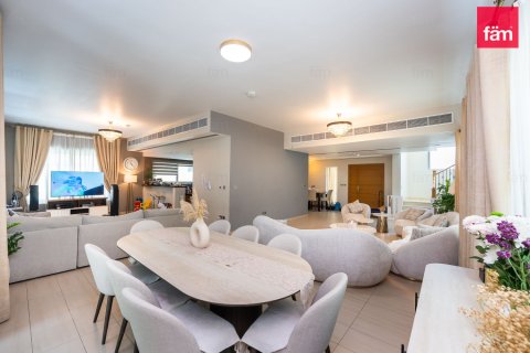 4 bedrooms Villa in Jumeirah Park, UAE No. 160997 5