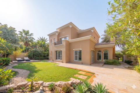 Villa de 4 dormitorios en Arabian Ranches, UAE No. 196828