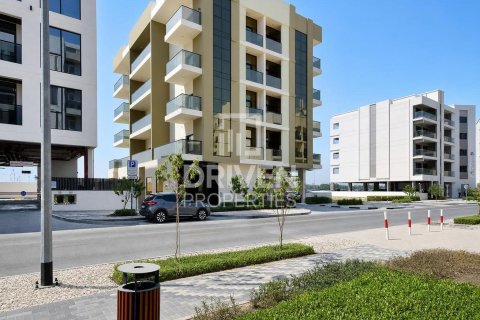 Bâtiment de 1592.36m² à Dubai, UAE No. 211187 2