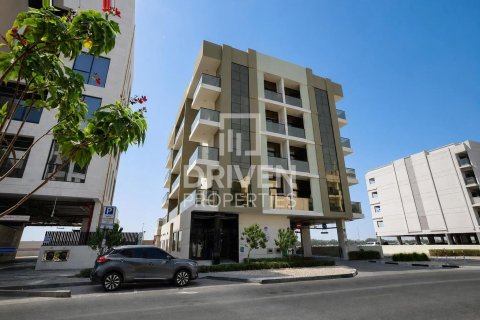 Bâtiment de 1592.36m² à Dubai, UAE No. 211187 11