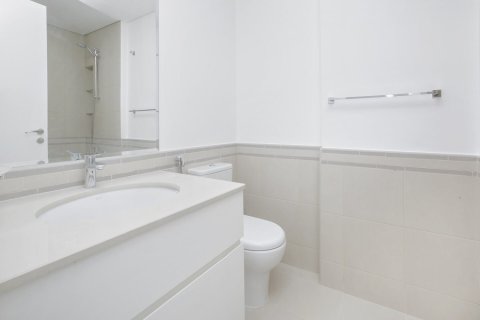 Квартира с 2 спальнями в Zahra Apartments, ОАЭ №167700 8