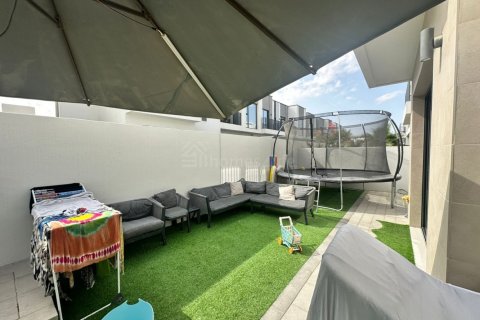4 bedrooms Villa in EMAAR South, UAE No. 170756 12