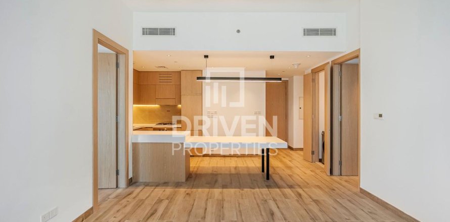2 bedrooms Apartment in District 11, UAE No. 212339