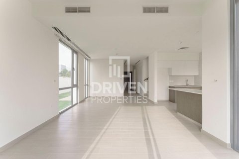 Villa de 4 dormitorios en EMAAR South, UAE No. 215052 2