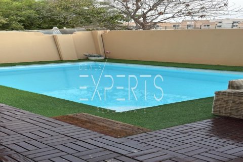 Villa de 5 dormitorios en Al Reef, UAE No. 224193