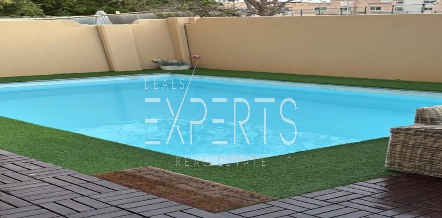 Villa de 5 dormitorios en Al Reef, UAE No. 224193