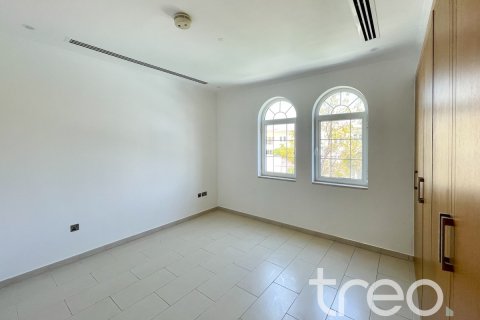 Villa de 3 chambres à Legacy, UAE No. 222764 16