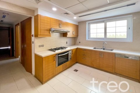 Villa de 3 chambres à Legacy, UAE No. 222764 8