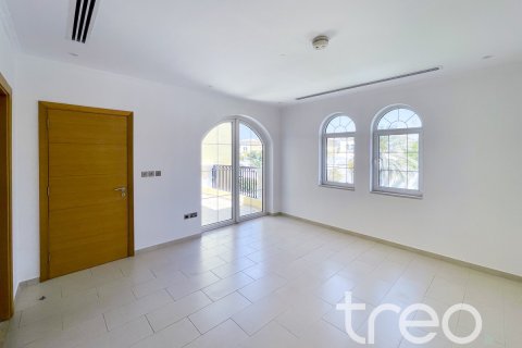 Villa de 3 chambres à Legacy, UAE No. 222764 9