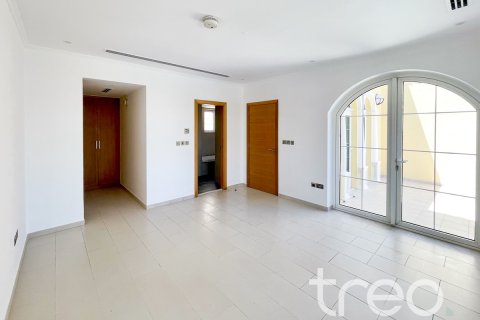 Villa de 3 chambres à Legacy, UAE No. 222764 10