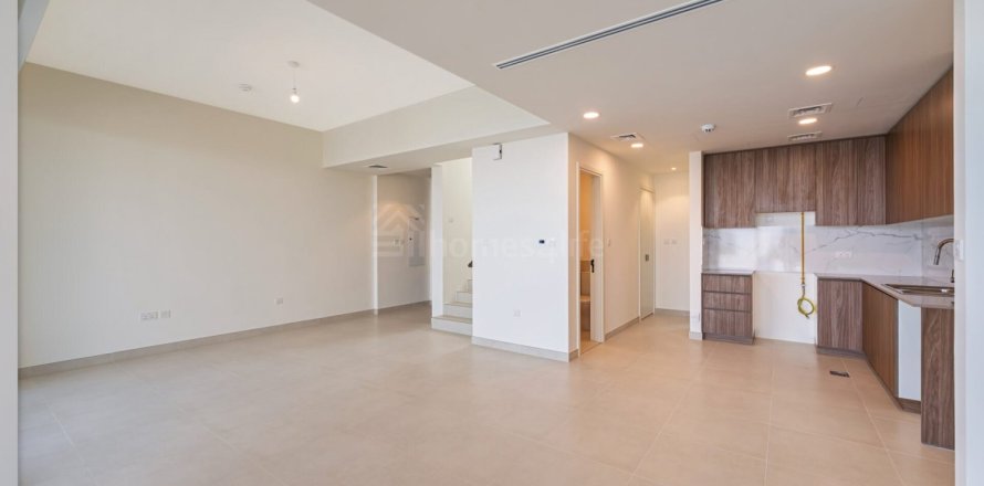 Townhouse de 3 dormitorios en Town Square, UAE No. 133401