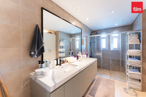 3 bedrooms Townhouse in Dubai, UAE No. 224387 14