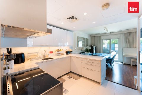 3 bedrooms Townhouse in Dubai, UAE No. 224387 8