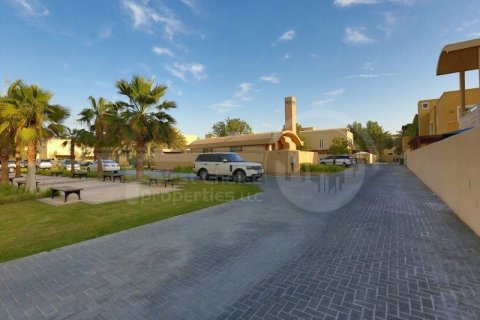 5 غرفة نوم  فيلا في Al Raha Gardens, الإمارات العربية المتحدة رقم 13282 17
