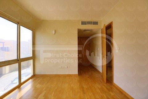 5 غرفة نوم  فيلا في Al Raha Gardens, الإمارات العربية المتحدة رقم 13282 7