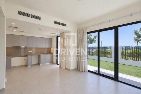 Villa de 4 dormitorios en EMAAR South, UAE No. 217485 5