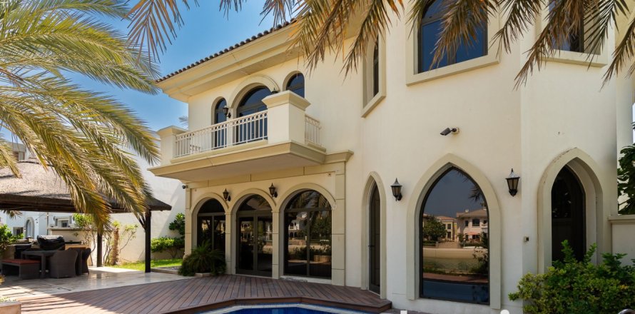 4 bedrooms Villa in Garden Homes, UAE No. 64655