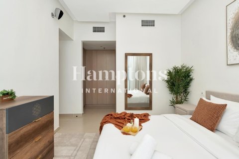 Apartment de 2 dormitorios en The Address Dubai Marina, UAE No. 223734 8