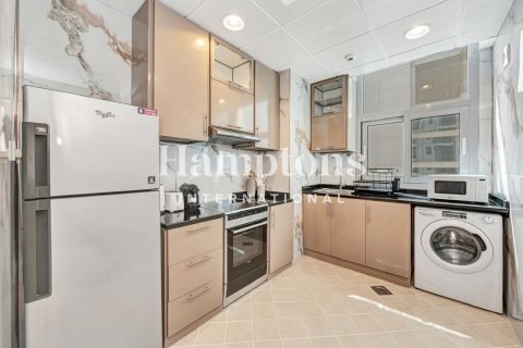 Apartment de 2 dormitorios en The Address Dubai Marina, UAE No. 223734 13