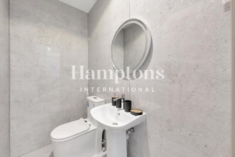 Apartment de 2 dormitorios en The Address Dubai Marina, UAE No. 223734 4