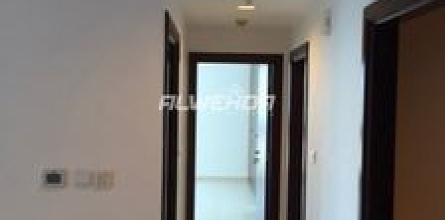 Квартира с 2 спальнями в Executive Towers, ОАЭ №4457