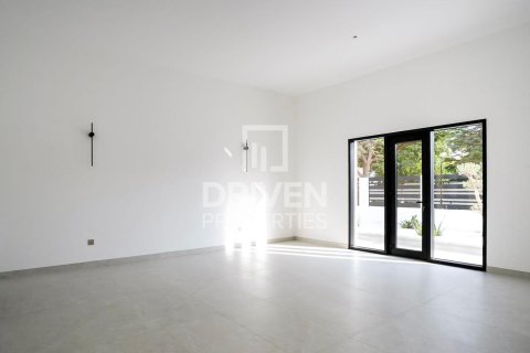 Вилла с 5 спальнями в Hacienda, ОАЭ №221007 12